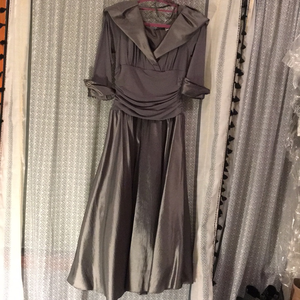 Beautiful Silver Special Occasion Dress - Picture 3 of 8
